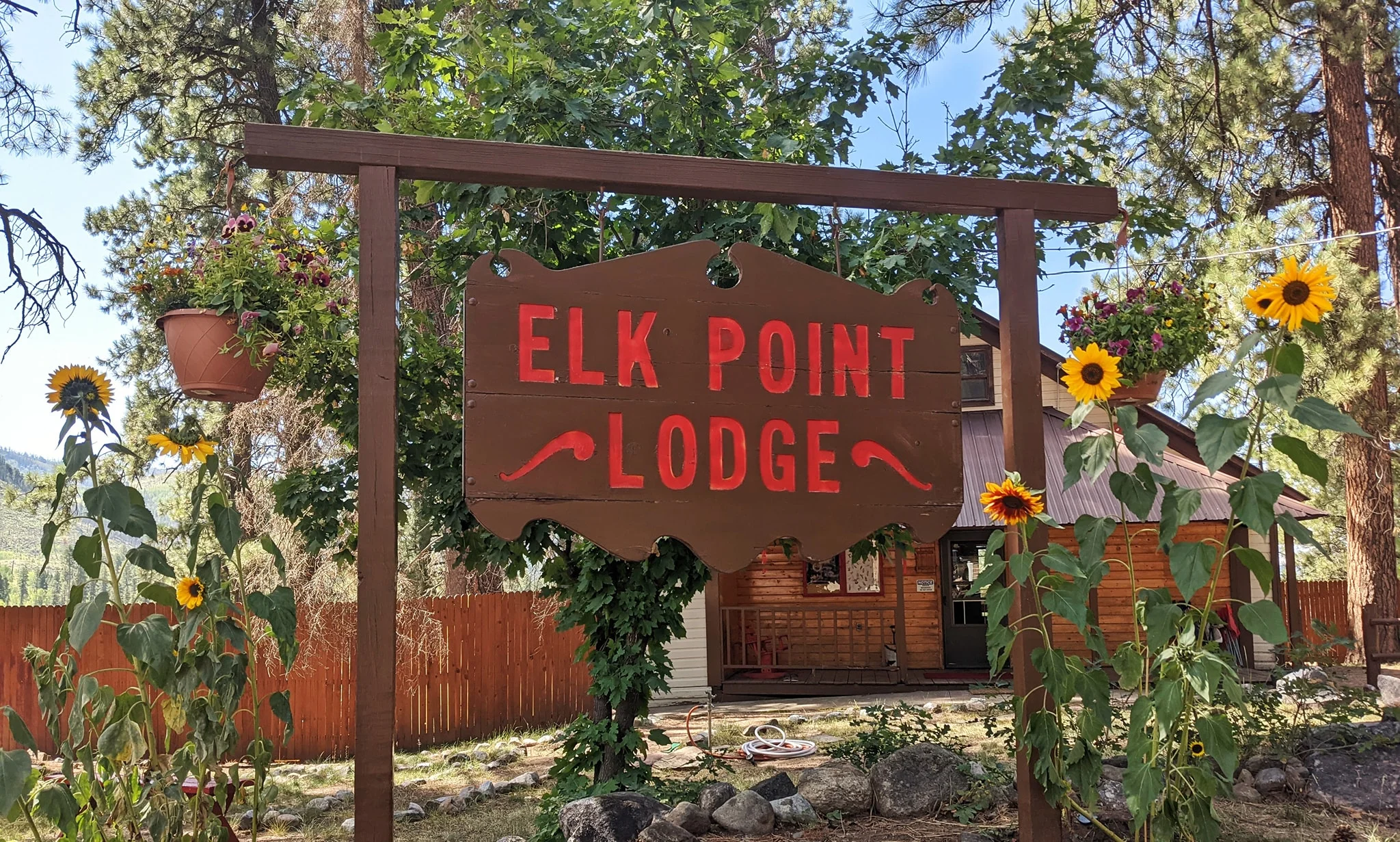 elkpointlodge.com logo